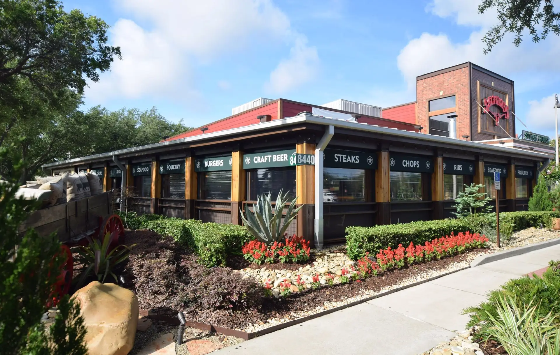 Restaurant Retractable Enclosures